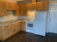Building Photo - 204 4th Ave W