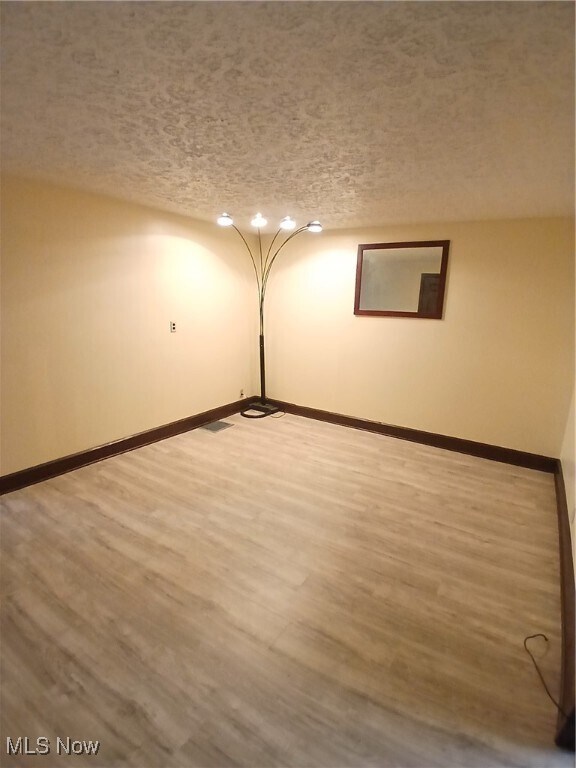 Building Photo - 809 Lakewood Ave