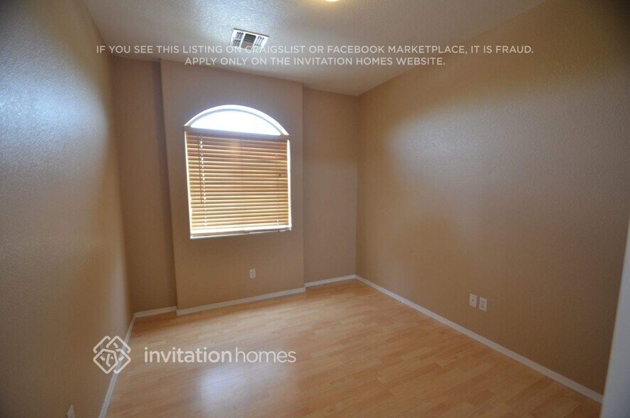 Building Photo - 3837 W Darrow St