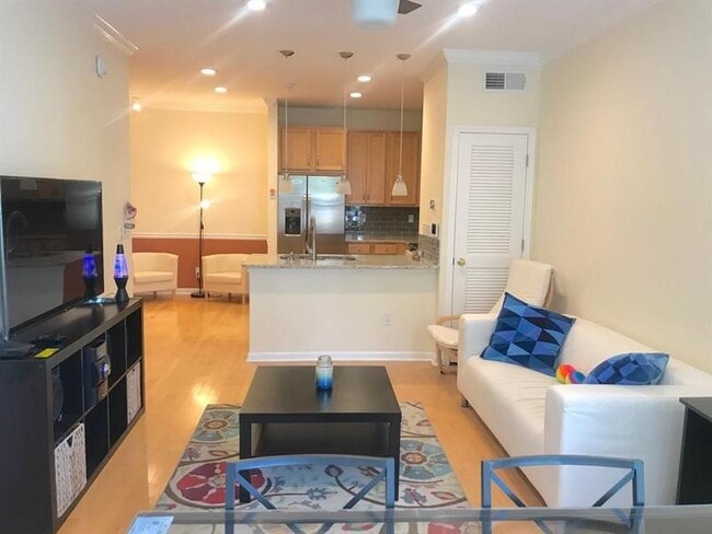 Building Photo - 375 North Highland Avenue Northeast