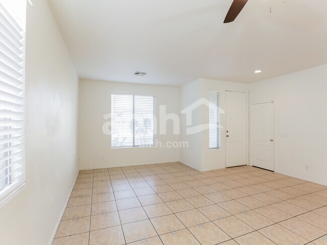 Building Photo - 12238 W Lincoln St