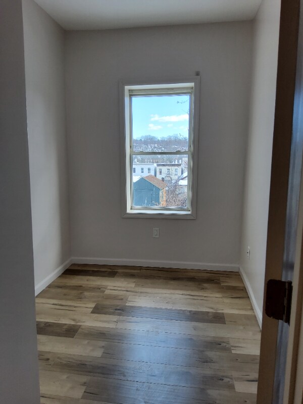 Building Photo - 28 Vineyard Ave