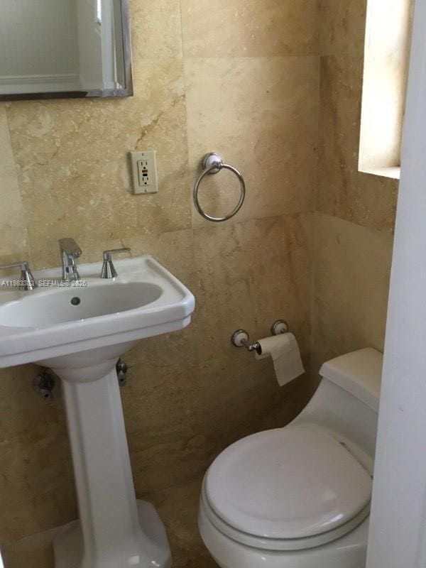 Building Photo - 8927 Hawthorne Ave