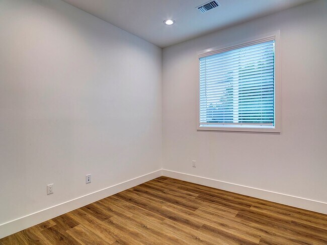 Building Photo - Fantastic 2 story Farm Home 4 bedrooms – 2...