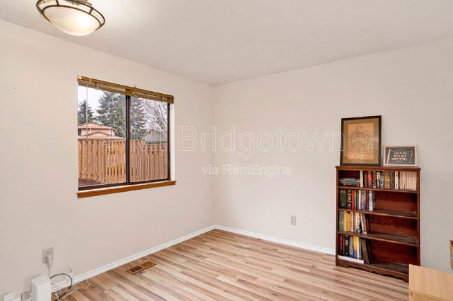 Building Photo - 11735 SW Butte Ln