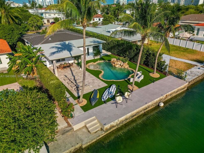 Building Photo - 7810 Hawthorne Ave