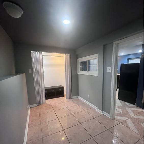 Building Photo - 4202 N Sacramento Ave