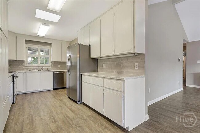 Building Photo - 154 MacKay Dr