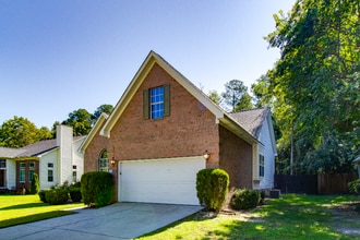 Building Photo - 201 Majestic Dr