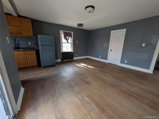 Building Photo - 205-11 110th Ave