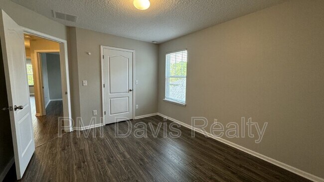 Building Photo - 2444 Raptor Rd