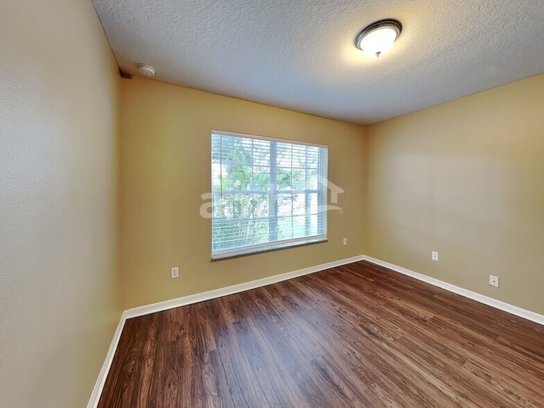 Building Photo - 15601 Sarcee Ct