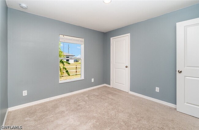 Building Photo - 165 Blackstone Dr