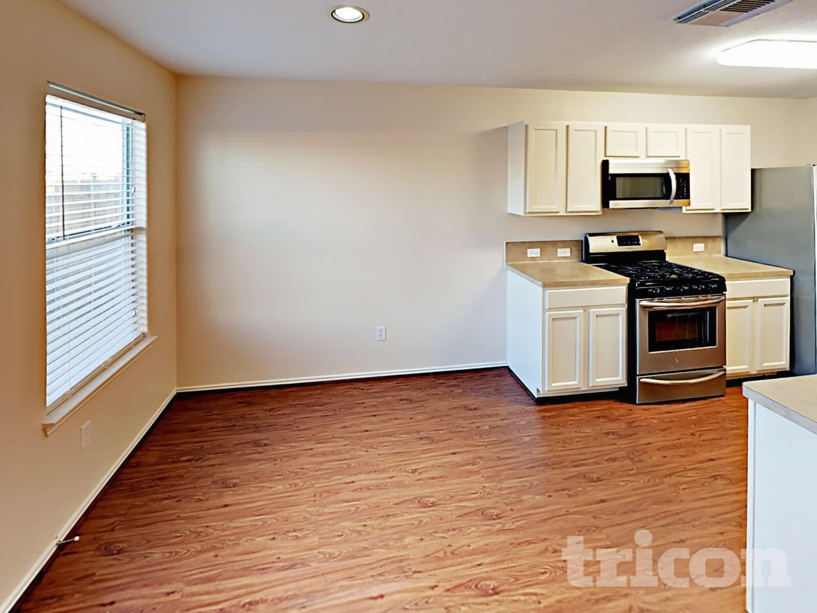 Building Photo - 8227 Radial Ct