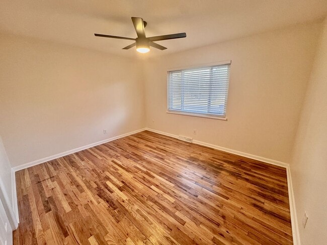 Building Photo - 417 S Owens St