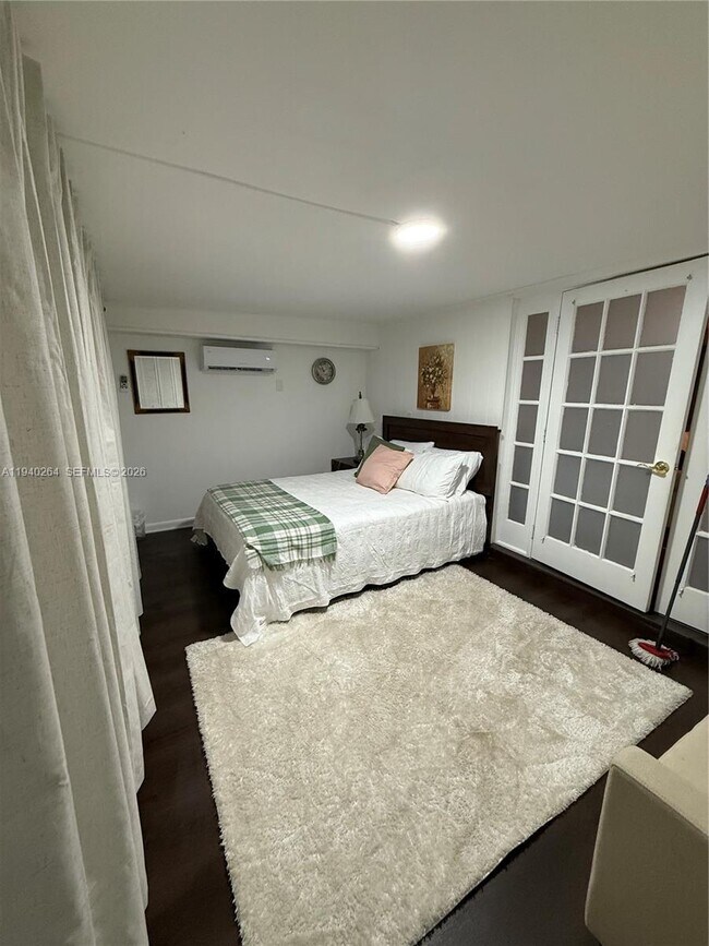 Building Photo - 2036 NE 21st Ave