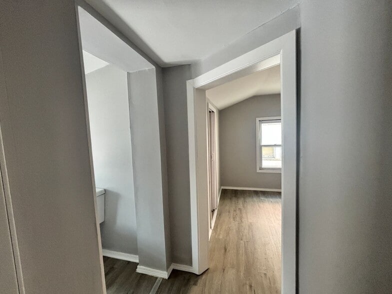 Building Photo - 15525 LaSalle St