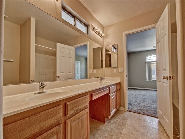 Building Photo - 11229 W Mariposa Dr