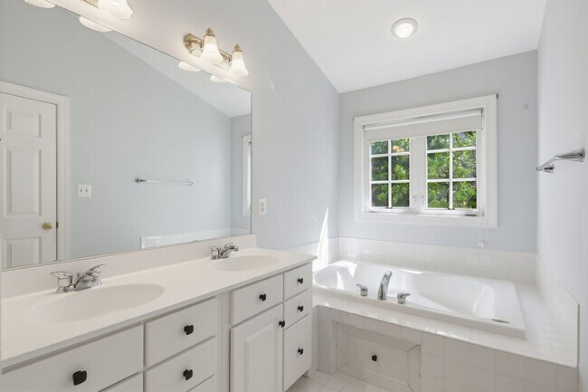 Building Photo - Woodstock, MD