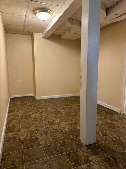 Building Photo - 210 Chamberlain Ave