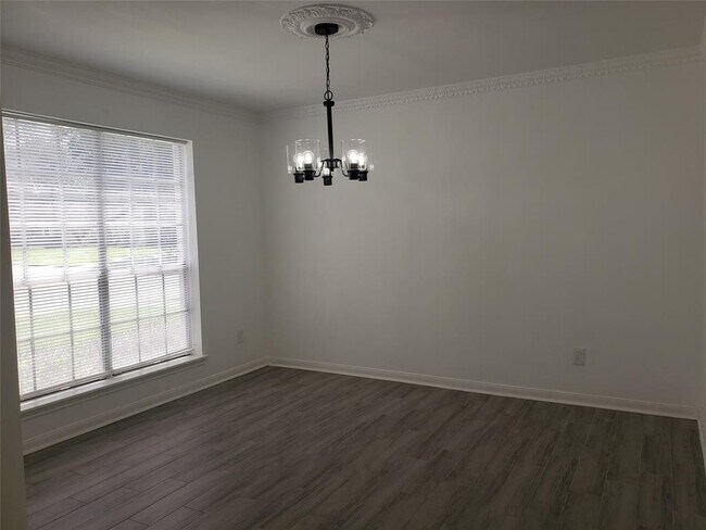 Building Photo - 9418 Brooding Oak Cir