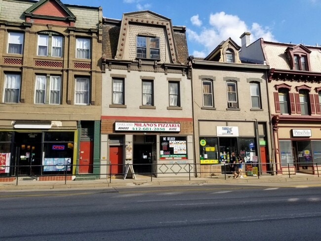 Building Photo - Great One Bedroom on Fifth Ave in Oakland! Amazing Campus Location! Call Today!