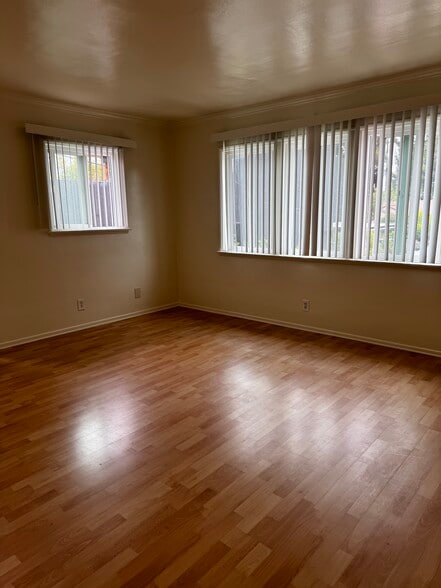 Living room - 3574 Wesley St