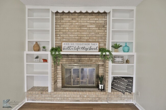 Building Photo - 3 bedroom FULL RENOVATED in 2023! ALL APPLIANCES provided!