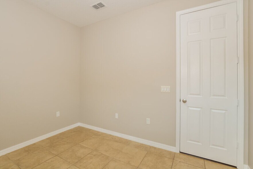 Building Photo - 7408 Azalea Cove Cir