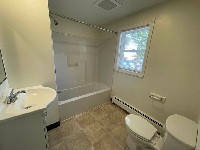 Building Photo - 53 Walker St