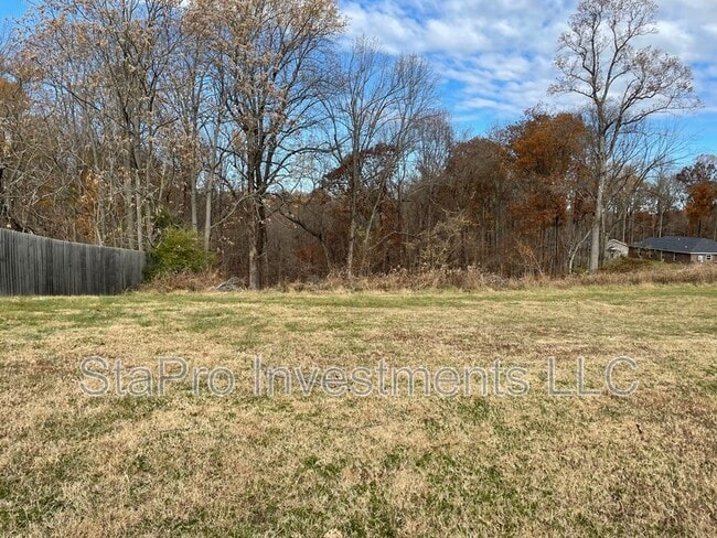 Building Photo - 65 McMurtry Rd