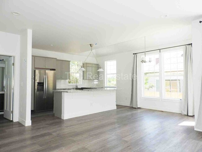 Building Photo - 6704 Ralston Rd