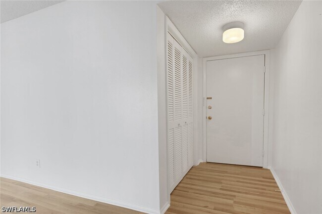 Building Photo - 3615 Boca Ciega Dr