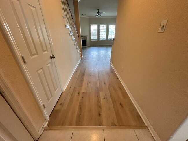 Building Photo - 5802 Horseshoe Falls