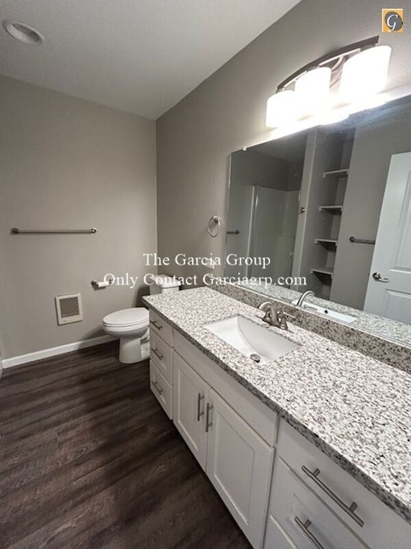 Building Photo - 15454 SE East Ave