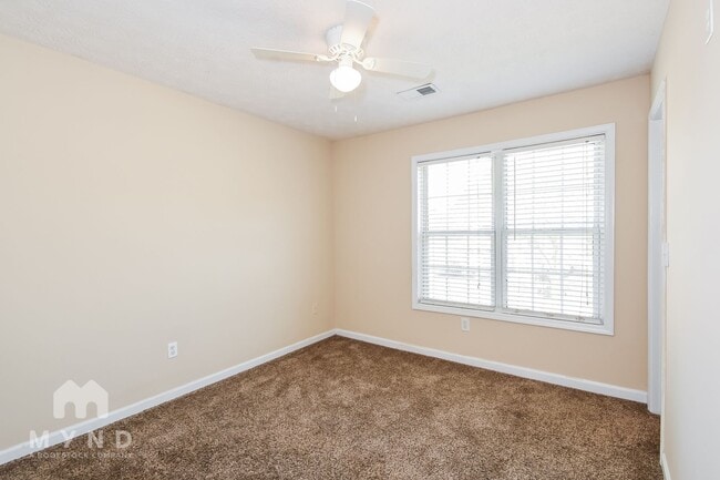 Building Photo - 738 Edgeley Ln