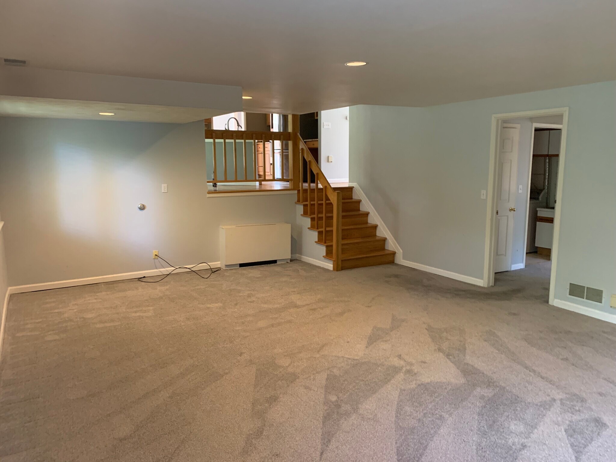 Living room 2 (empty) - 5292 Idylwild Trl