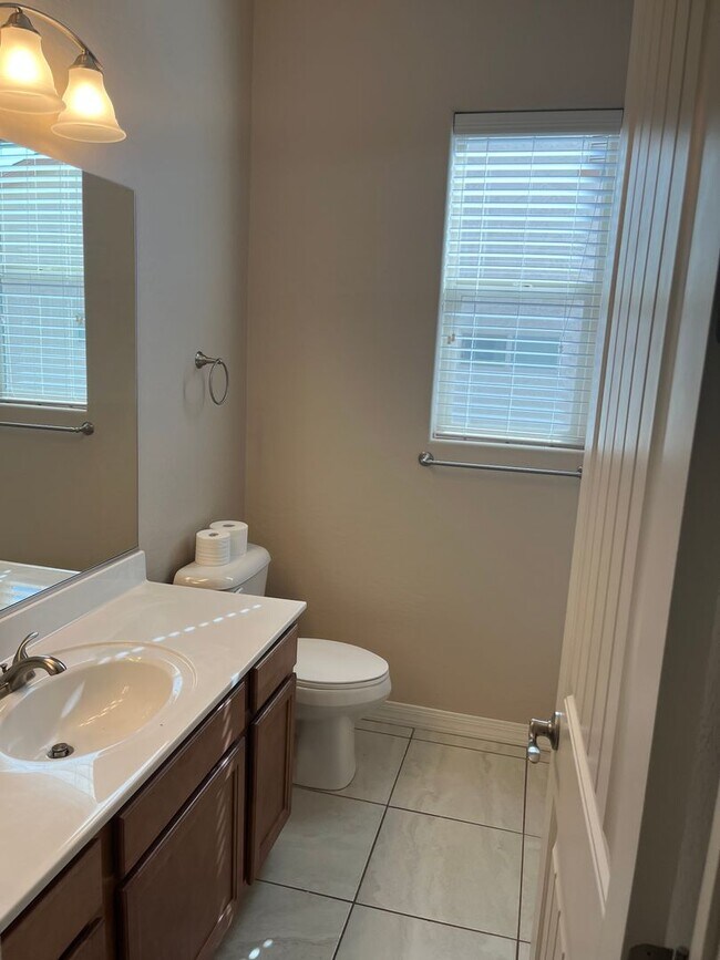 Building Photo - Three Bedroom-Two Bath-2.5 Car Garage ~ Gr...