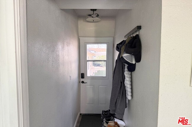 Building Photo - 1245 N Orchard Dr