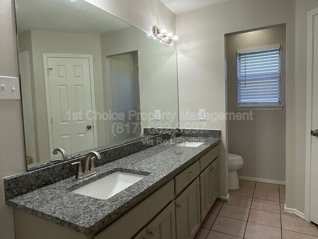Building Photo - 459 Little Valley Ct