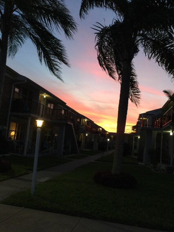 Building Photo - 190 E Olmstead Dr