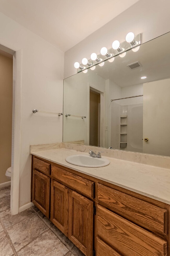 Building Photo - River View, Very Private Home!