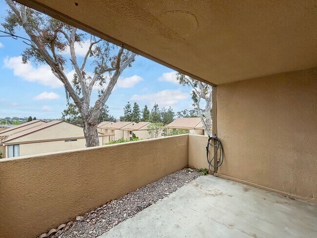 Building Photo - Charming 1BD/1BA Condo in University City ...