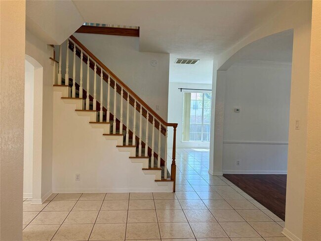 Building Photo - 11112 Marden Ln