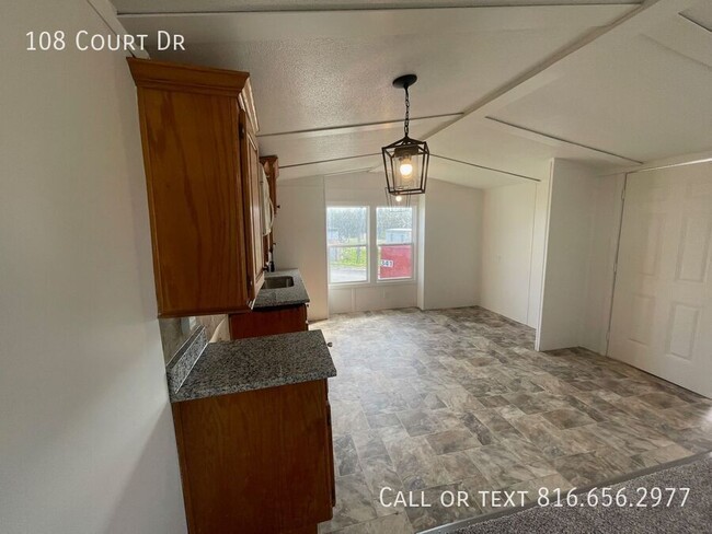 Building Photo - 108 Court Dr