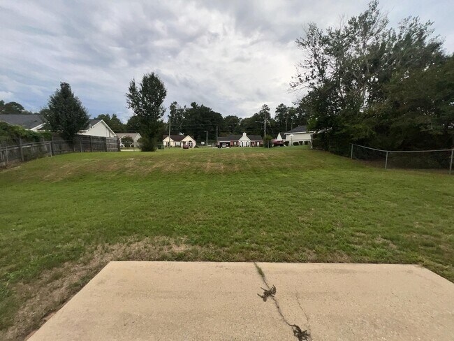 Building Photo - 6048 Buxton Dr
