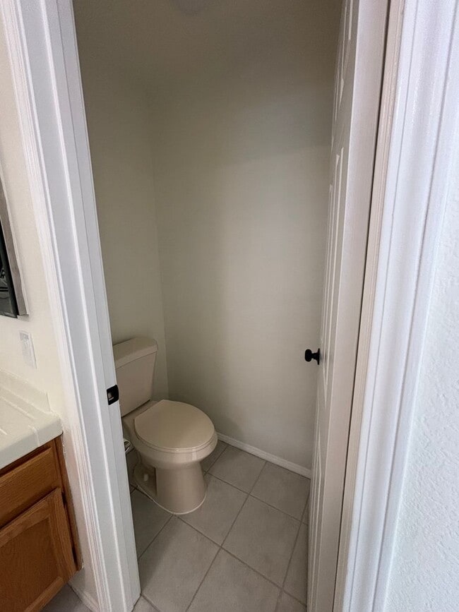 Building Photo - 2 Bedroom 2 Bathroom Condo Living in Great Community Located At West Village Of Singing Hills HOA.