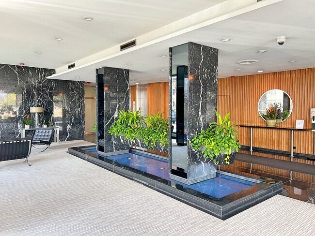 Building Photo - 3900 N Lake Shore Dr