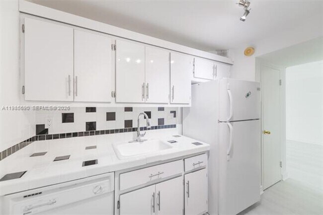 Building Photo - 1865 79th Street Causeway