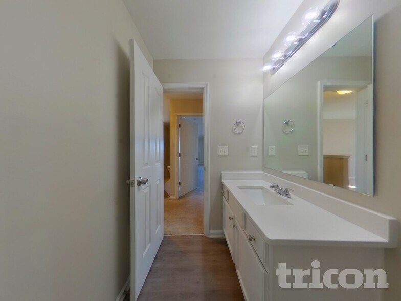 Building Photo - 1208 Ballina Way